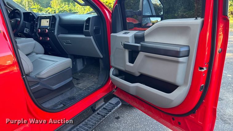 image for item EV4117 2022 Ford F350 Super Duty Crew Cab pickup truck