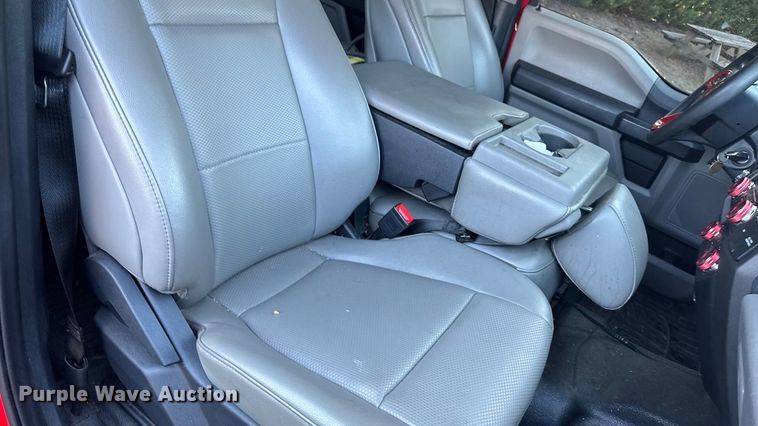 image for item EV4117 2022 Ford F350 Super Duty Crew Cab pickup truck