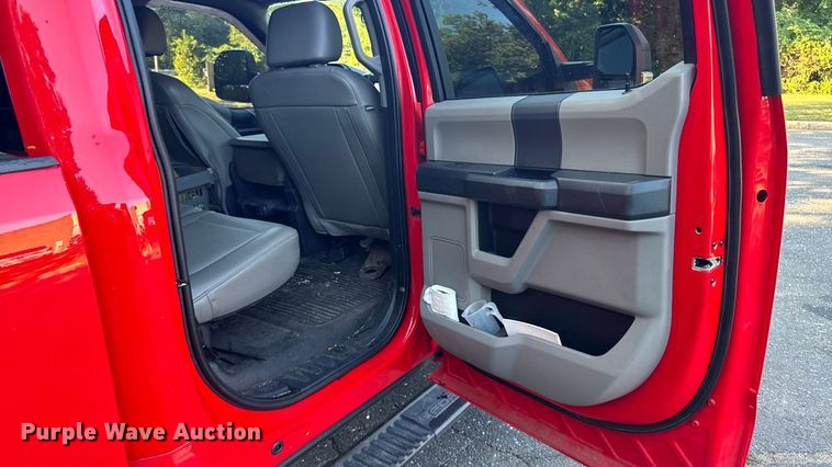 image for item EV4117 2022 Ford F350 Super Duty Crew Cab pickup truck