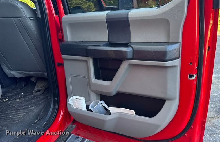 image for item EV4117 2022 Ford F350 Super Duty Crew Cab pickup truck