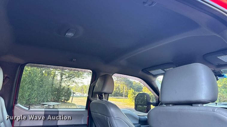 image for item EV4117 2022 Ford F350 Super Duty Crew Cab pickup truck