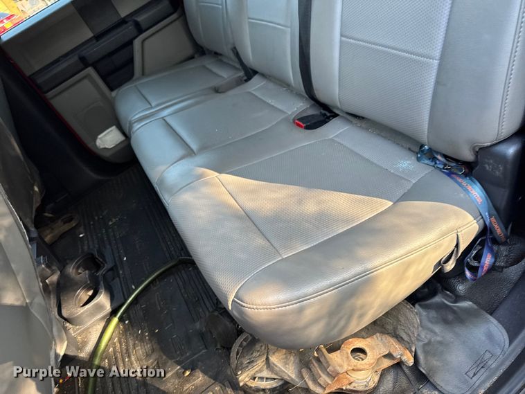 image for item EV4117 2022 Ford F350 Super Duty Crew Cab pickup truck