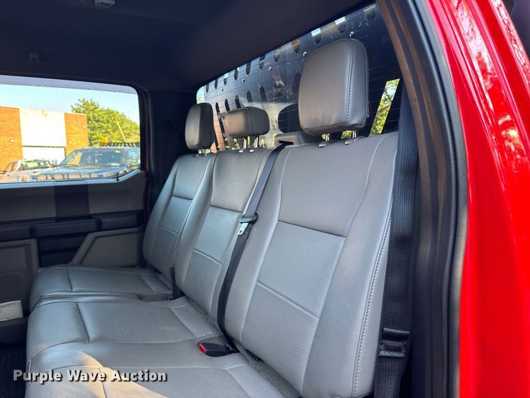 image for item EV4117 2022 Ford F350 Super Duty Crew Cab pickup truck