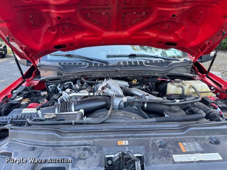 image for item EV4117 2022 Ford F350 Super Duty Crew Cab pickup truck