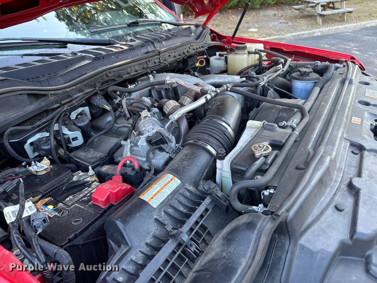 image for item EV4117 2022 Ford F350 Super Duty Crew Cab pickup truck