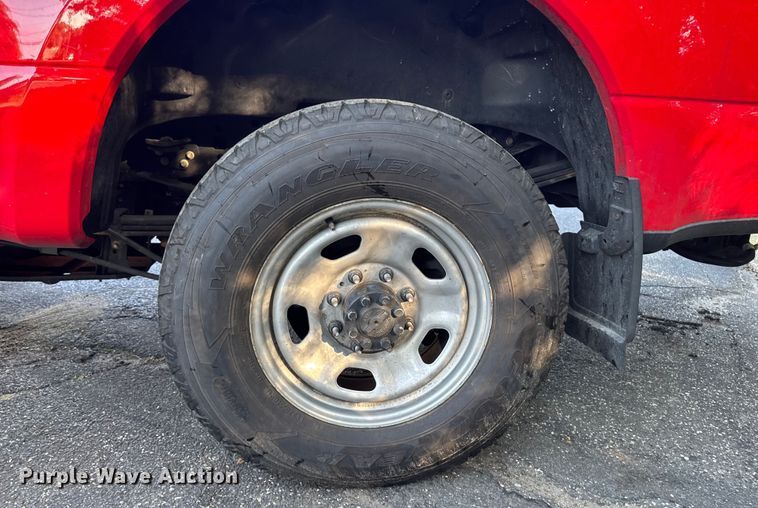 image for item EV4117 2022 Ford F350 Super Duty Crew Cab pickup truck