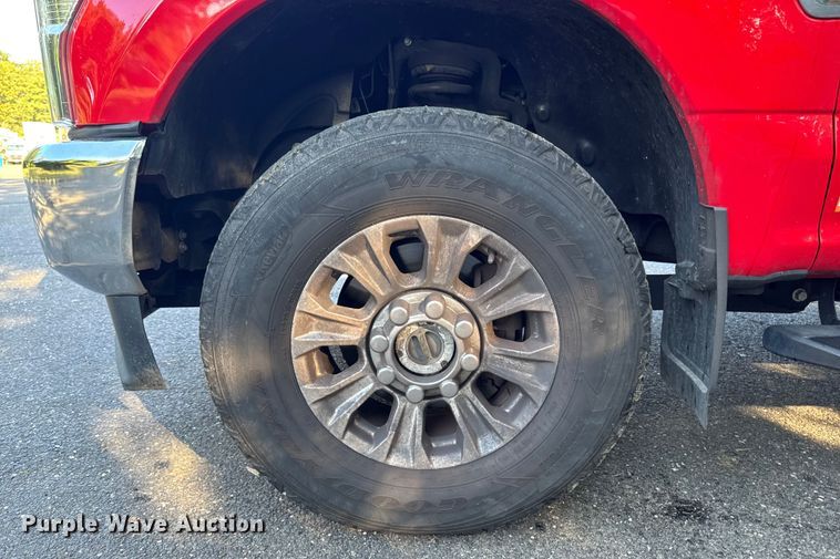 image for item EV4117 2022 Ford F350 Super Duty Crew Cab pickup truck