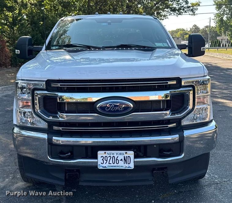 image for item EV4119 2022 Ford F-350 SuperCab pickup truck