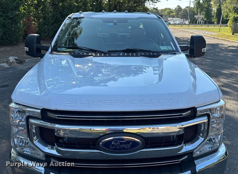 image for item EV4119 2022 Ford F-350 SuperCab pickup truck