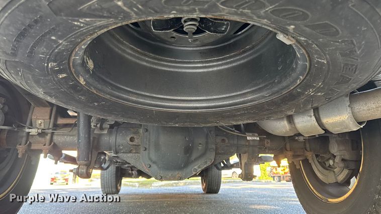 image for item EV4119 2022 Ford F-350 SuperCab pickup truck