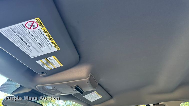 image for item EV4119 2022 Ford F-350 SuperCab pickup truck