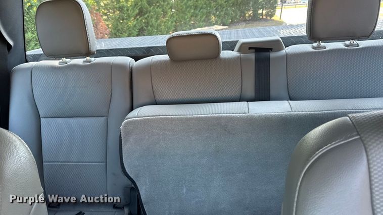 image for item EV4119 2022 Ford F-350 SuperCab pickup truck