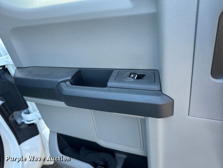 image for item EV4119 2022 Ford F-350 SuperCab pickup truck