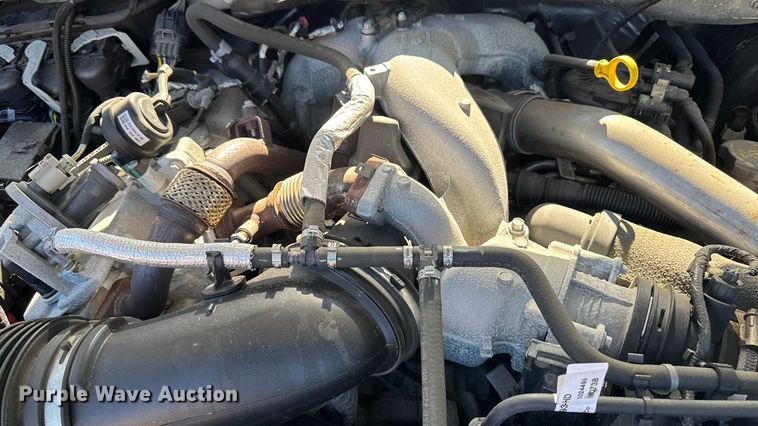 image for item EV4119 2022 Ford F-350 SuperCab pickup truck