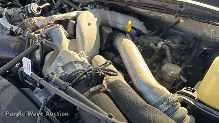 image for item EV4119 2022 Ford F-350 SuperCab pickup truck