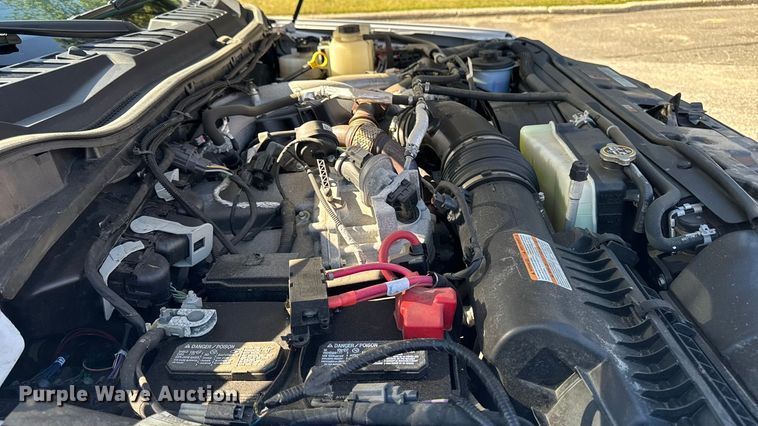 image for item EV4119 2022 Ford F-350 SuperCab pickup truck