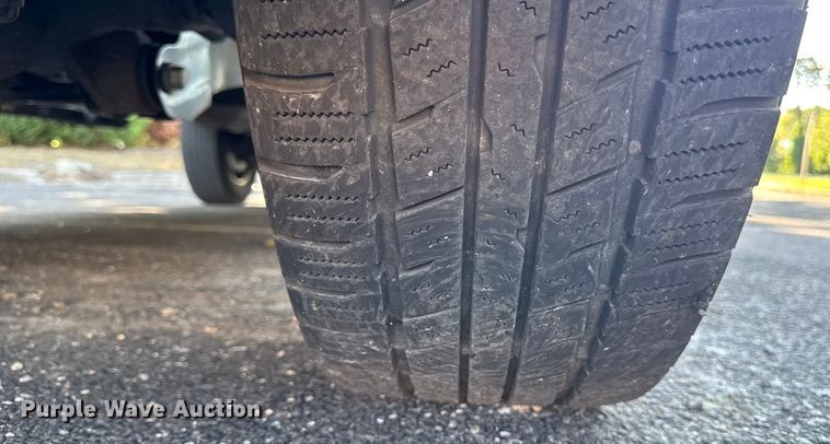 image for item EV4119 2022 Ford F-350 SuperCab pickup truck