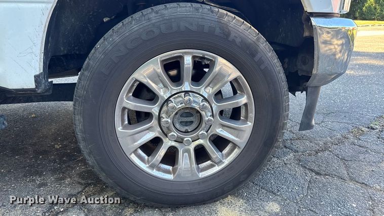 image for item EV4119 2022 Ford F-350 SuperCab pickup truck