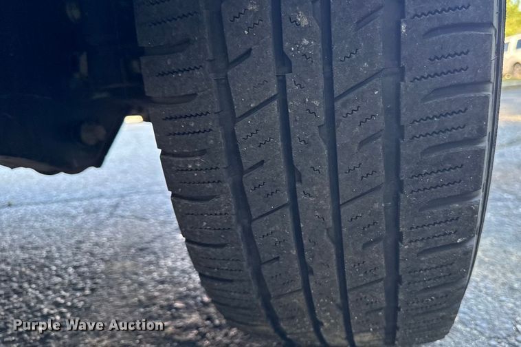 image for item EV4119 2022 Ford F-350 SuperCab pickup truck