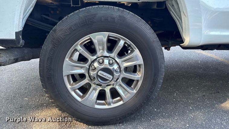 image for item EV4119 2022 Ford F-350 SuperCab pickup truck