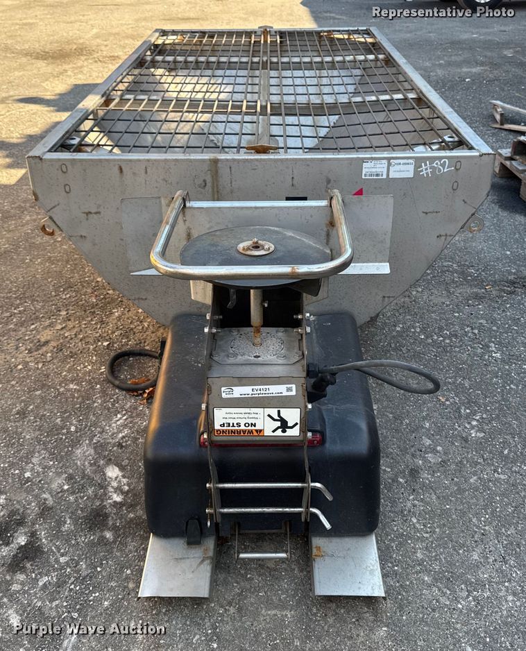 image for item EV4127 (2) SnowEx Helixx SS spreaders