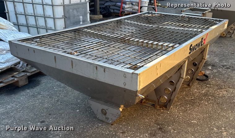 image for item EV4127 (2) SnowEx Helixx SS spreaders