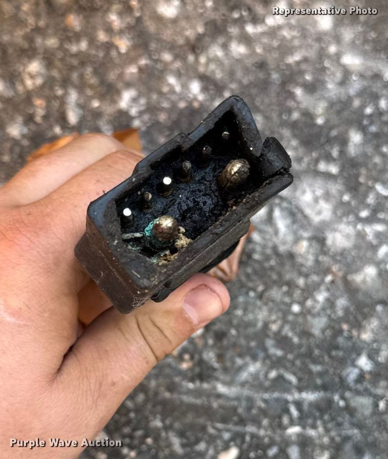 image for item EV4127 (2) SnowEx Helixx SS spreaders