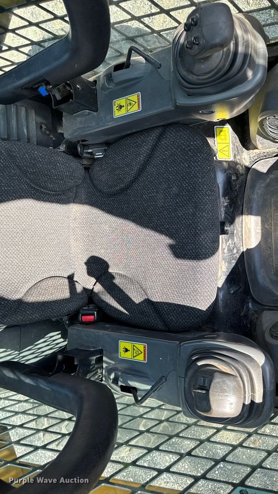 image for item EV4135 2019 Caterpillar 262D skid steer loader