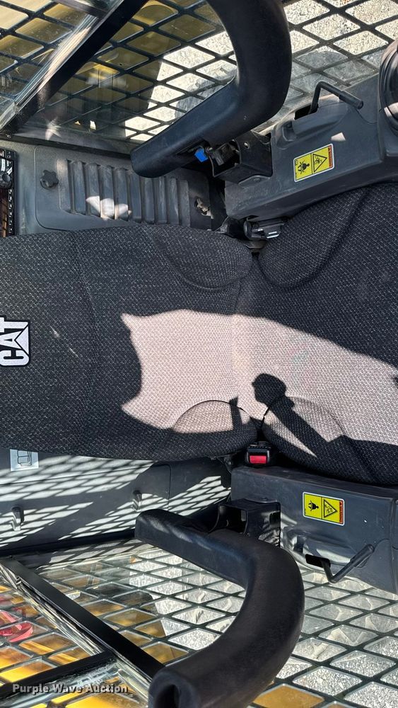 image for item EV4135 2019 Caterpillar 262D skid steer loader