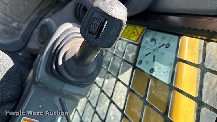 image for item EV4135 2019 Caterpillar 262D skid steer loader