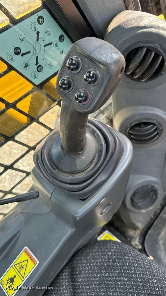 image for item EV4135 2019 Caterpillar 262D skid steer loader