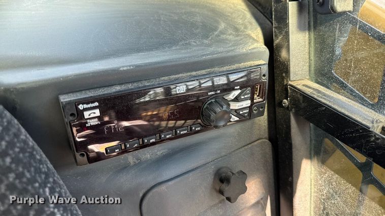 image for item EV4135 2019 Caterpillar 262D skid steer loader