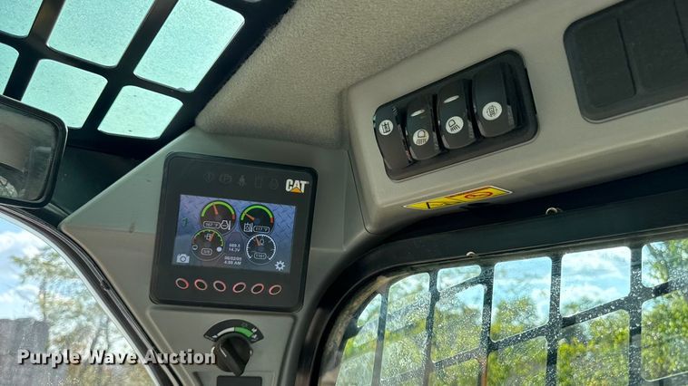 image for item EV4135 2019 Caterpillar 262D skid steer loader