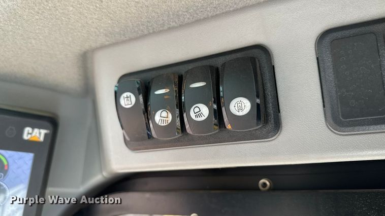 image for item EV4135 2019 Caterpillar 262D skid steer loader