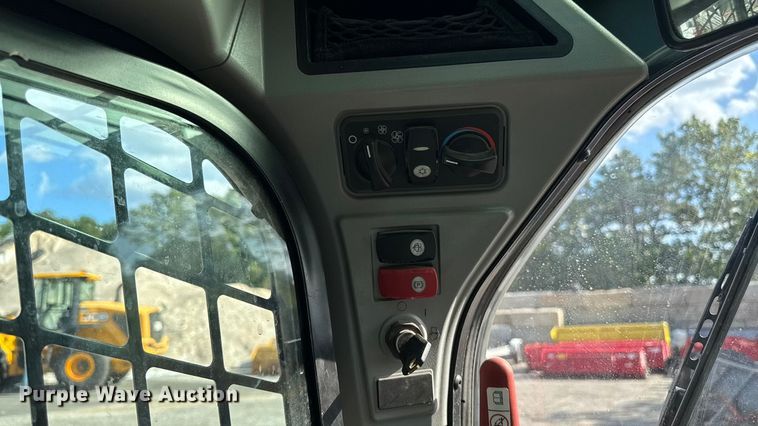 image for item EV4135 2019 Caterpillar 262D skid steer loader