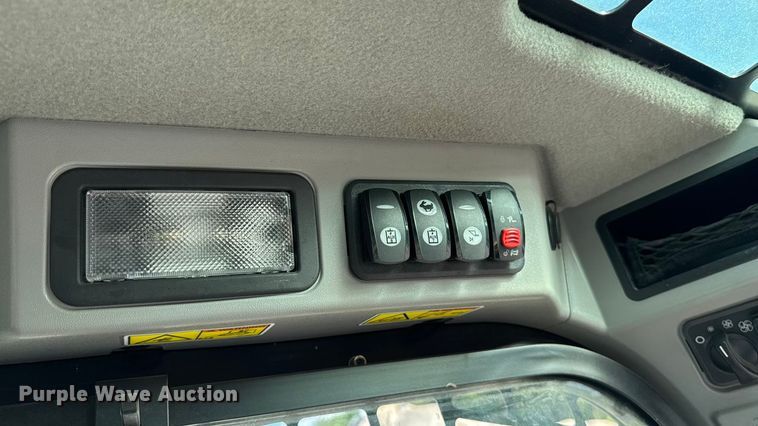 image for item EV4135 2019 Caterpillar 262D skid steer loader