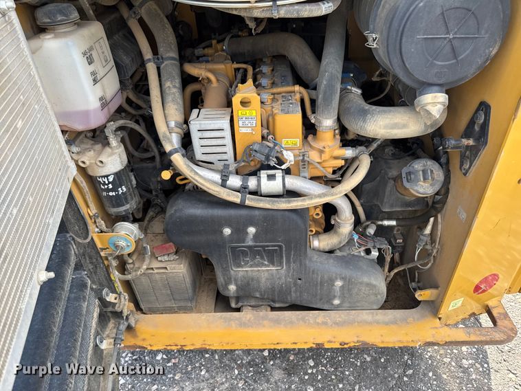 image for item EV4135 2019 Caterpillar 262D skid steer loader