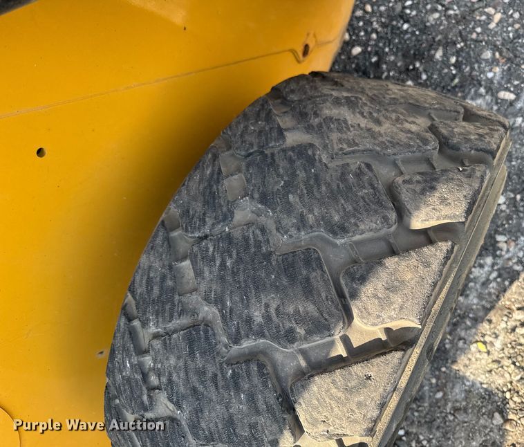 image for item EV4135 2019 Caterpillar 262D skid steer loader