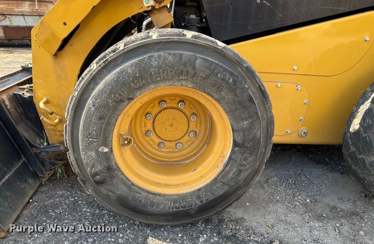 image for item EV4135 2019 Caterpillar 262D skid steer loader