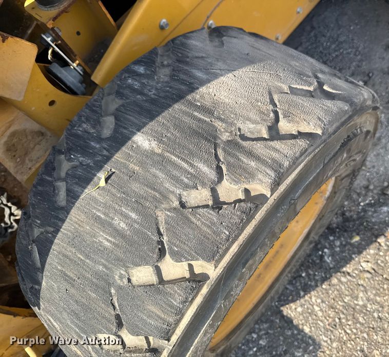 image for item EV4135 2019 Caterpillar 262D skid steer loader