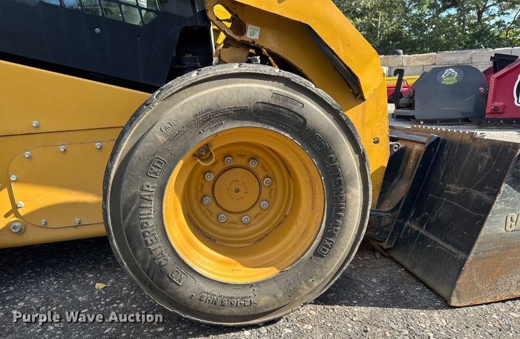 image for item EV4135 2019 Caterpillar 262D skid steer loader