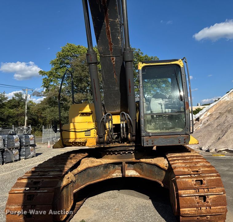 image for item EV4136 2007 John Deere 350D LC excavator