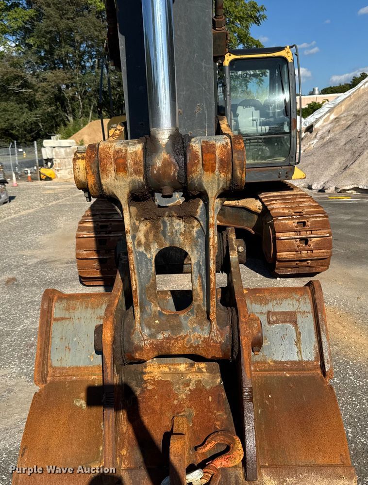 image for item EV4136 2007 John Deere 350D LC excavator