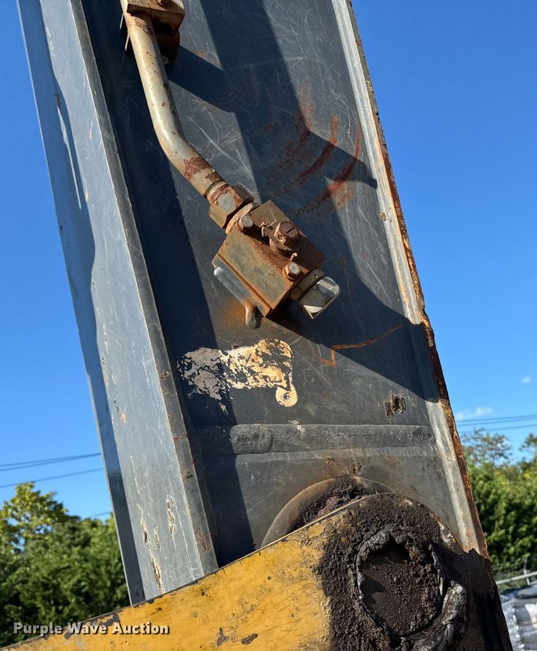 image for item EV4136 2007 John Deere 350D LC excavator