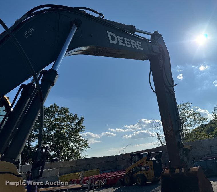 image for item EV4136 2007 John Deere 350D LC excavator