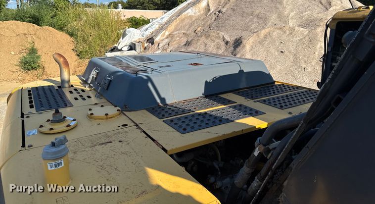 image for item EV4136 2007 John Deere 350D LC excavator