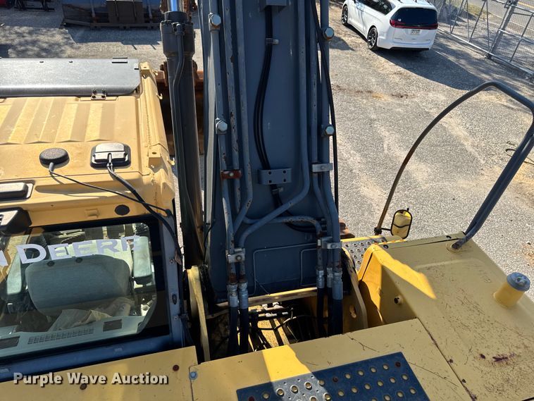 image for item EV4136 2007 John Deere 350D LC excavator