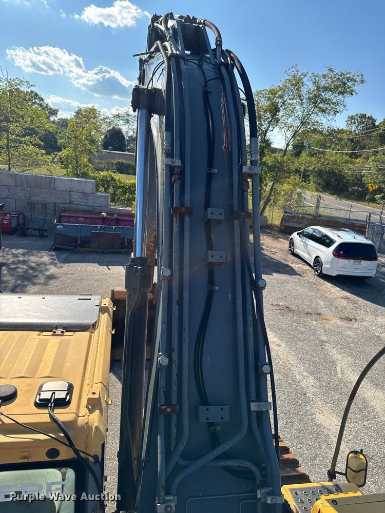 image for item EV4136 2007 John Deere 350D LC excavator