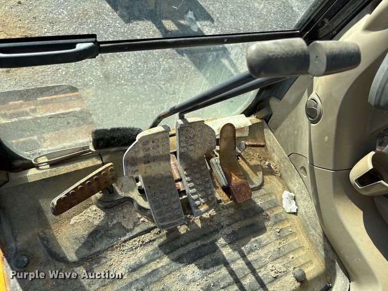 image for item EV4136 2007 John Deere 350D LC excavator