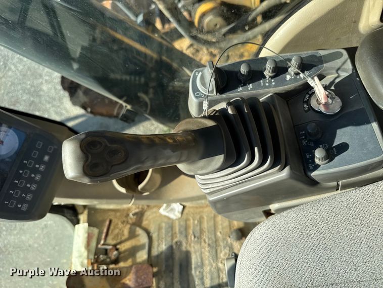 image for item EV4136 2007 John Deere 350D LC excavator